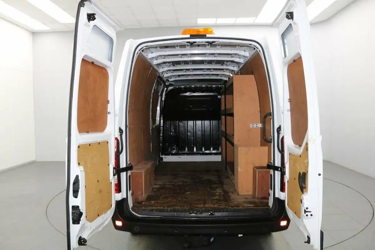 2022-renault-master-23dci-lm35-135-business-panel-big-11
