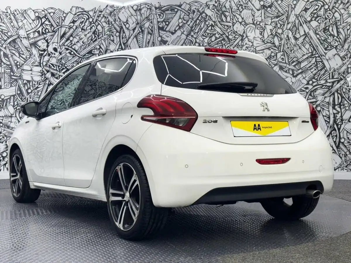 2015-peugeot-208-16bluehdi-gt-line-120bhp-ss-5d-big-8