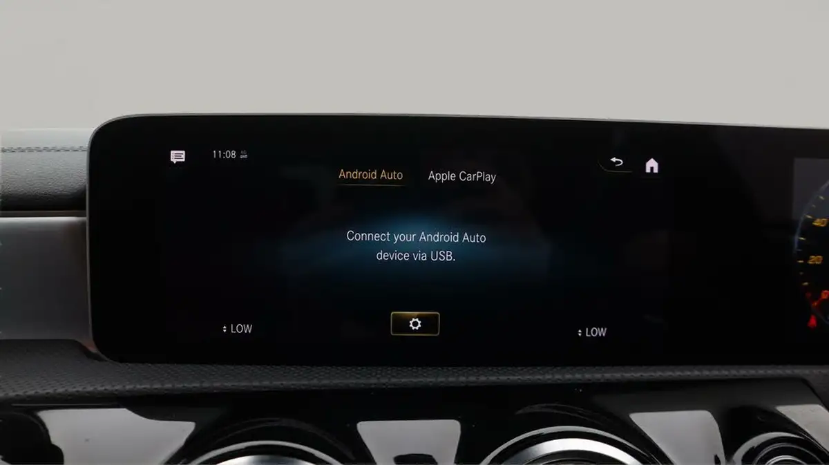2020-mercedes-benz-cla-13-cla-180-amg-line-premium-plus-coupe-4d-big-26