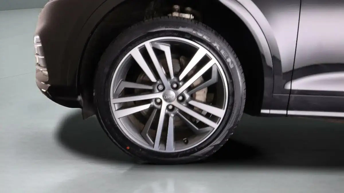 2020-audi-q5-20-55-tfsi-e-s-line-competition-big-18