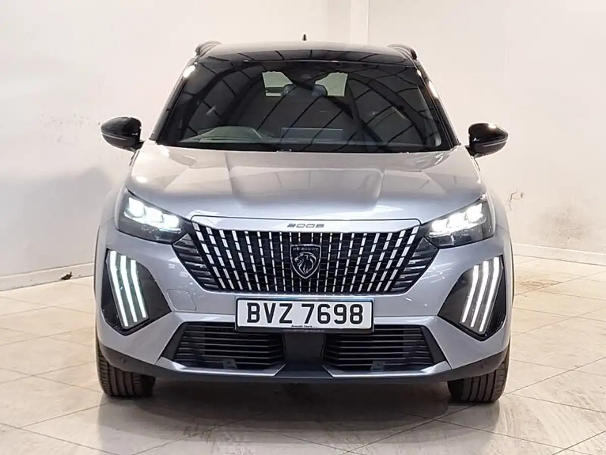 2025-peugeot-2008-suv-12-puretech-gt-130ps-eat8-big-11