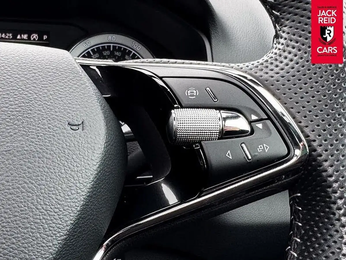 2020-skoda-karoq-15-tsi-sportline-dsg-big-11