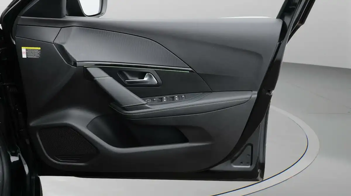 2024-peugeot-208-12-puretech-gt-100ps-big-15