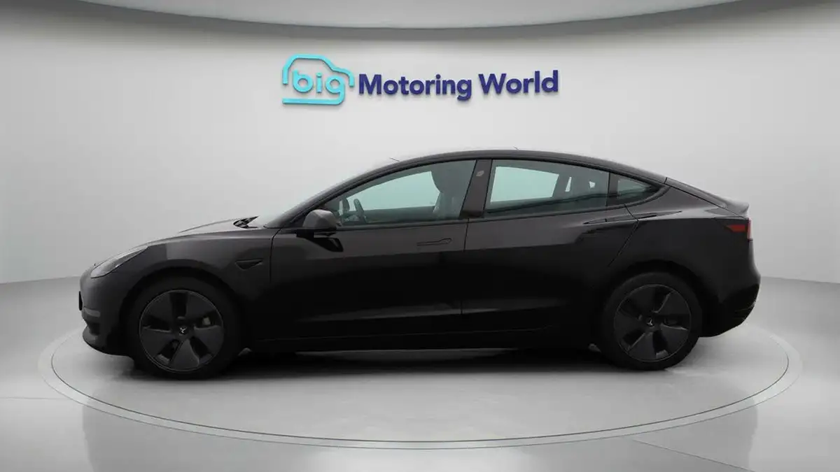2022-tesla-model-3-e-long-range-big-4