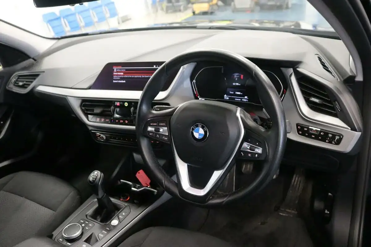 2021-bmw-1-series-15td-116d-se-lcp-big-9