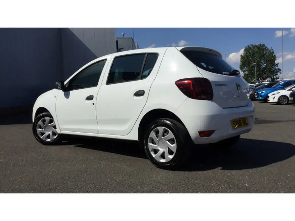 2018-dacia-sandero-10-sce-essential-big-34