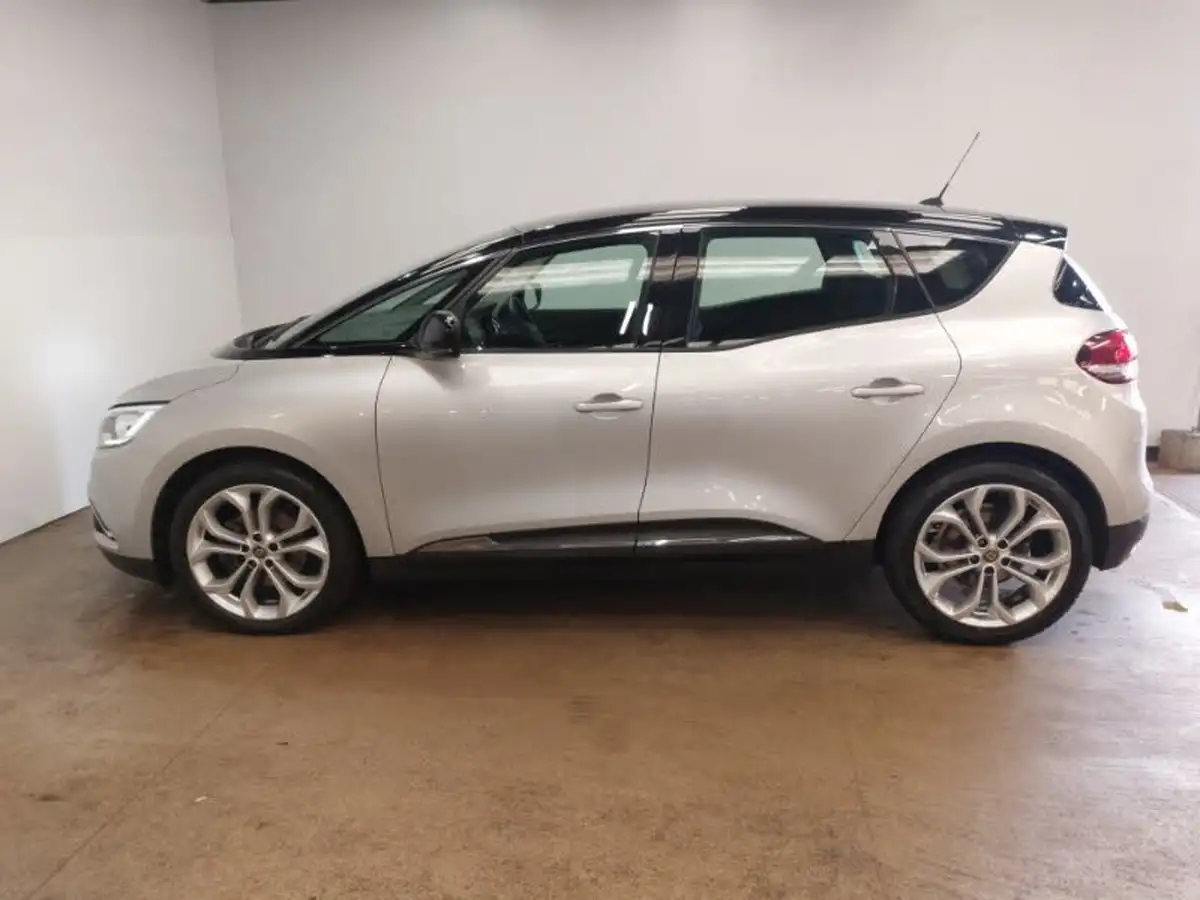 2019-renault-scenic-13-tce-iconic-big-3
