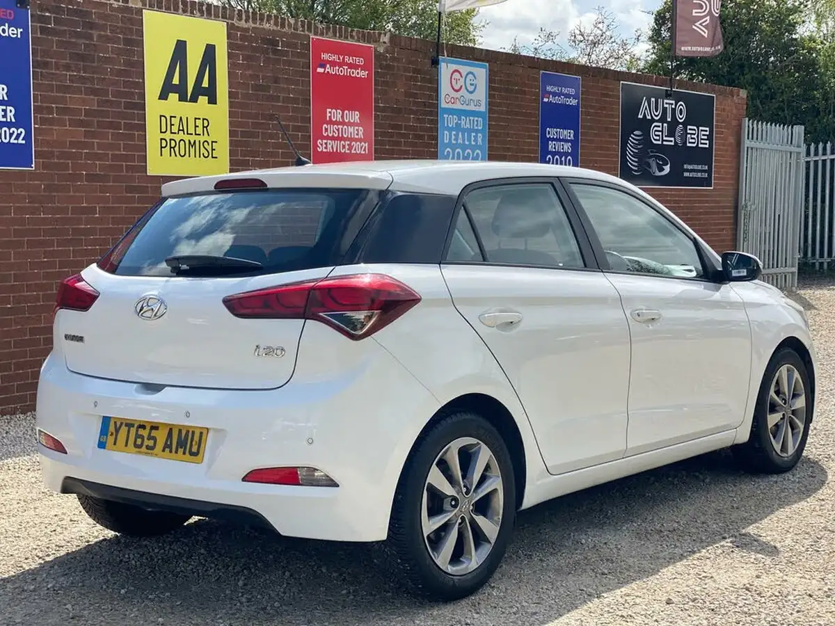 2015-hyundai-i20-12-se-hatchback-5d-big-4