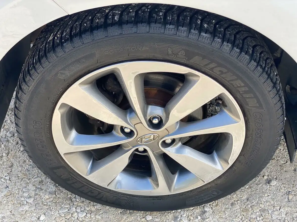 2015-hyundai-i20-12-se-hatchback-5d-big-56