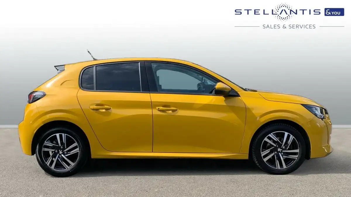 2021-peugeot-208-12-puretech-allure-premium-100bhp-big-1