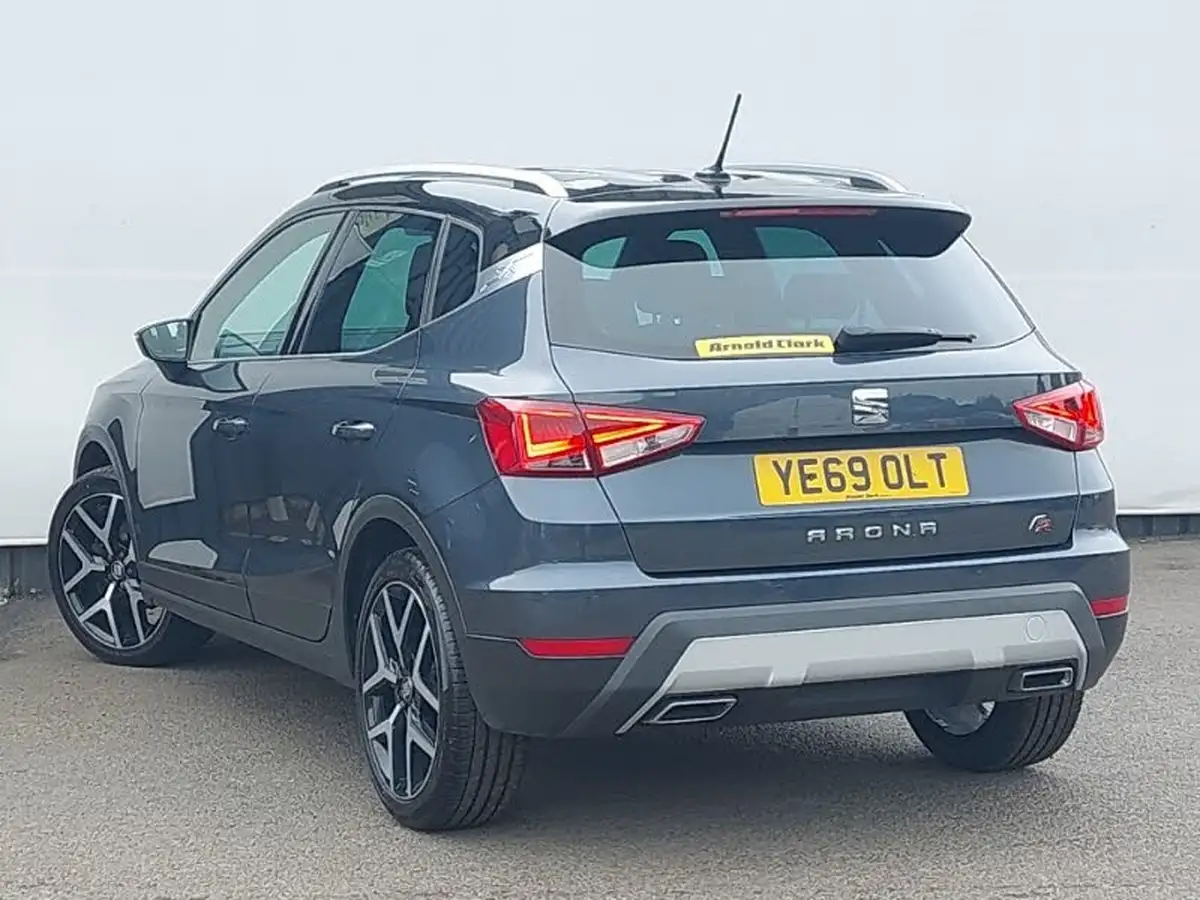 2019-seat-arona-10-tsi-fr-sport-big-1
