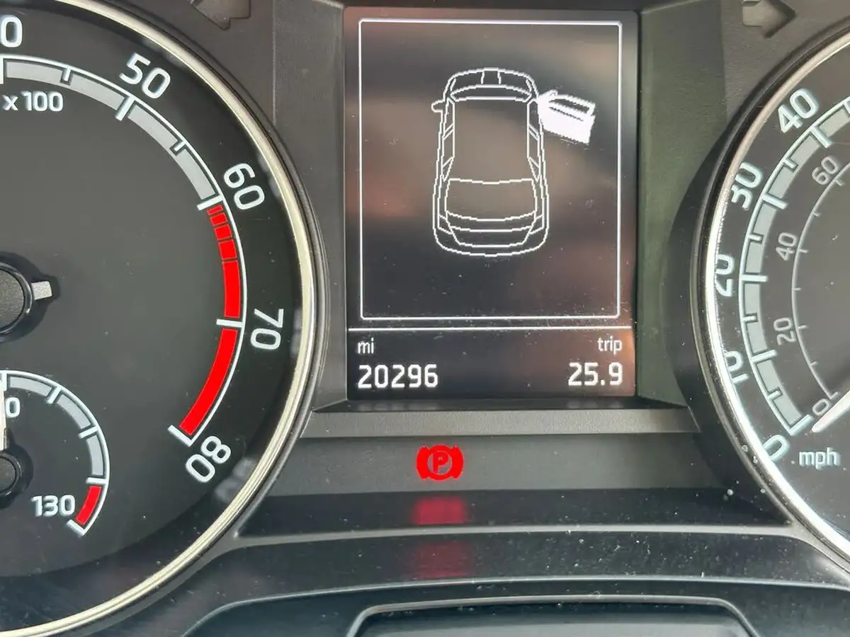 2020-skoda-fabia-10-mpi-colour-edition-60ps-big-14