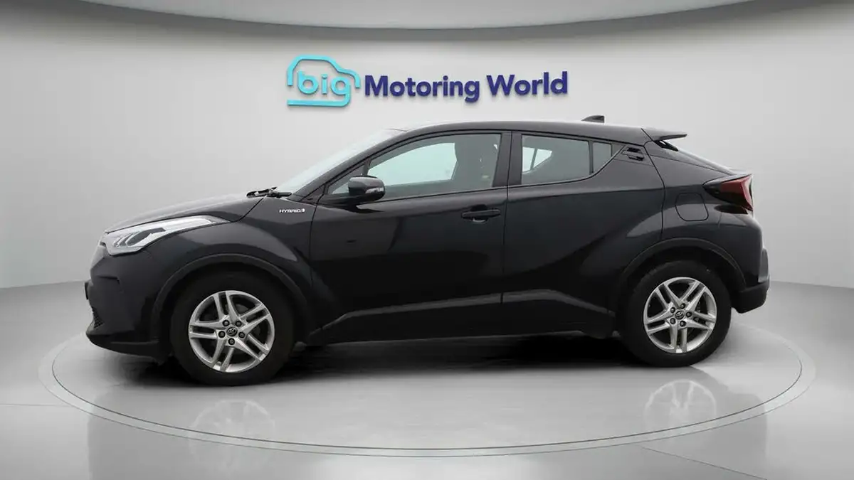 2020-toyota-c-hr-18-vvt-i-icon-parking-pack-big-4