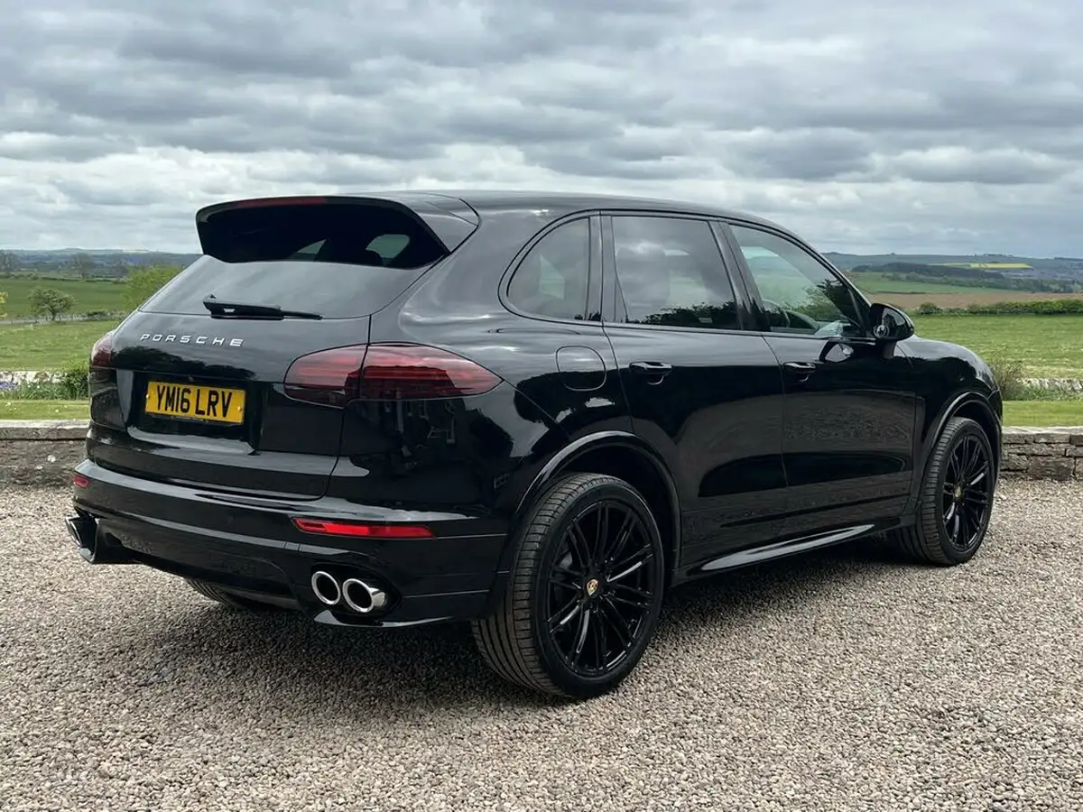 2016-porsche-cayenne-30td-big-4