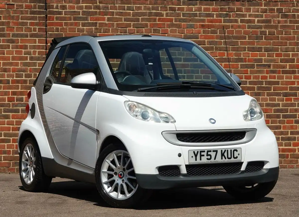 2008-smart-fortwo-10-passion-71bhp-cabriolet-big-1