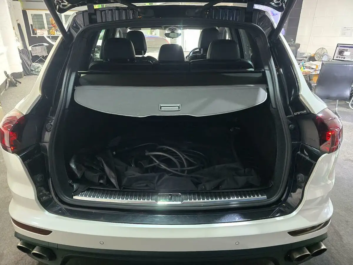 2015-porsche-cayenne-30-s-e-hybrid-big-23