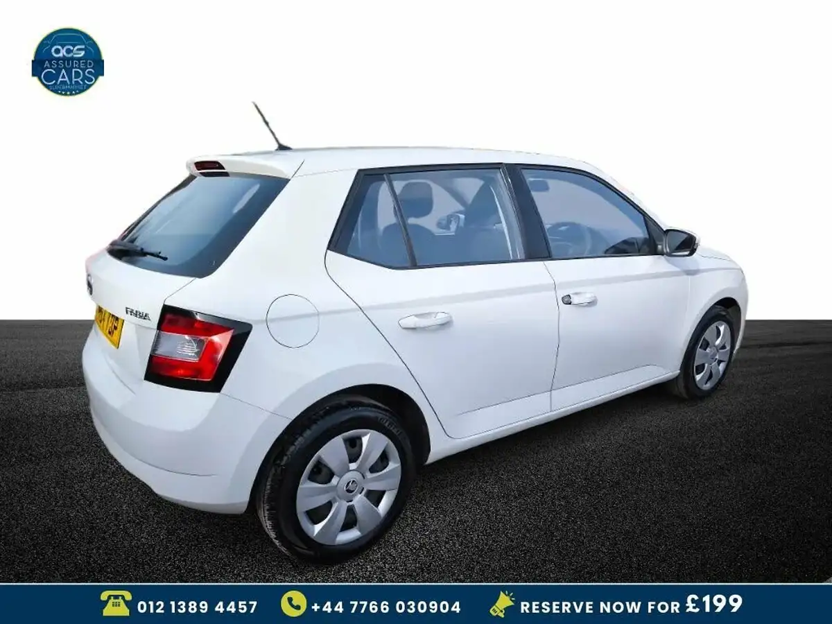 2015-skoda-fabia-10-s-hatchback-big-5