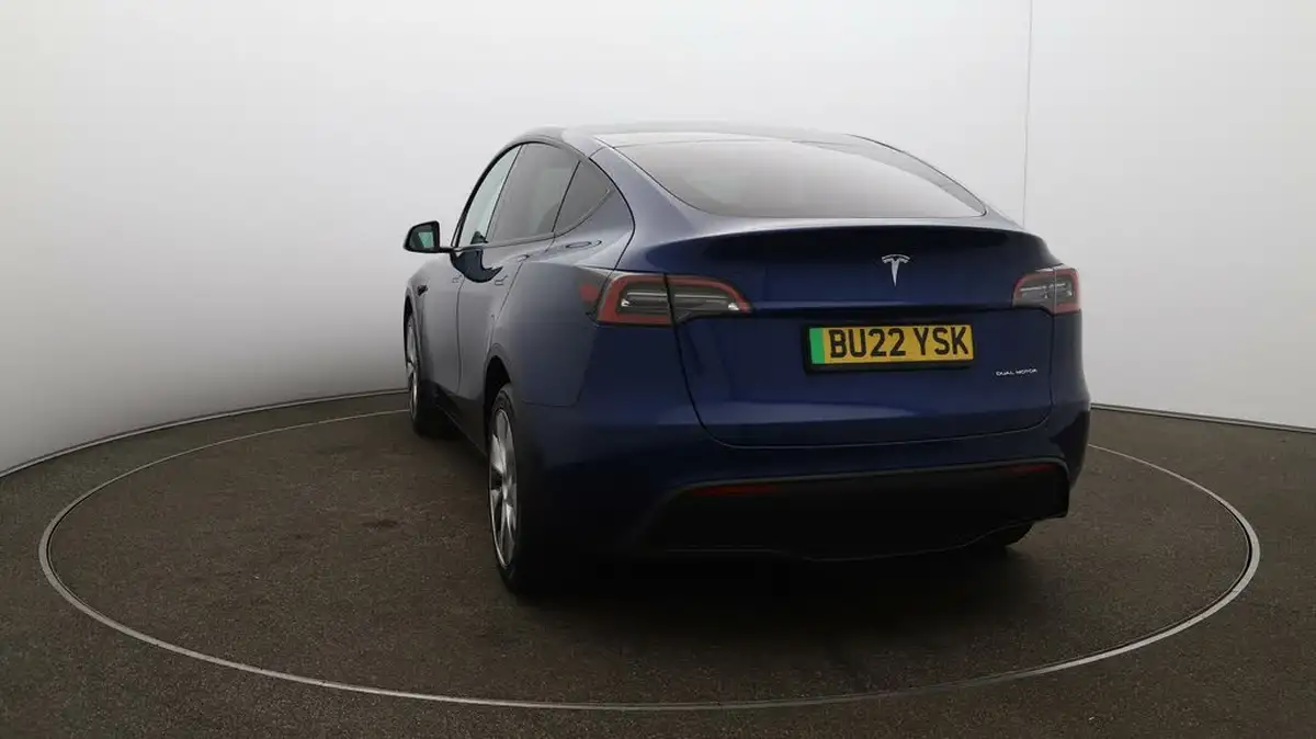 2022-tesla-model-y-e-long-range-big-58