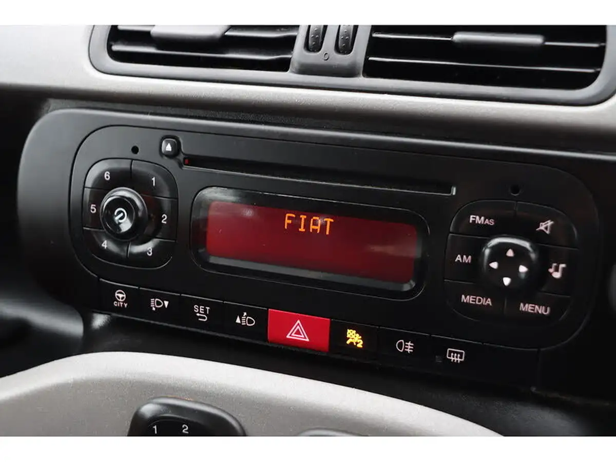 2015-fiat-panda-12-easy-big-44