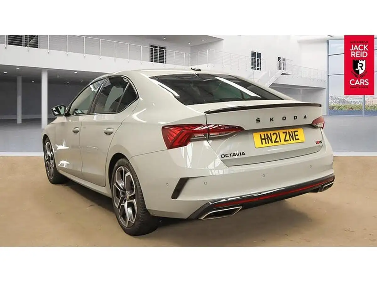 2021-skoda-octavia-20tdi-vrs-4x4-hatchback-big-1