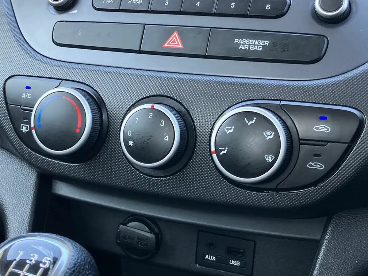2018-hyundai-i10-10-se-66ps-big-13
