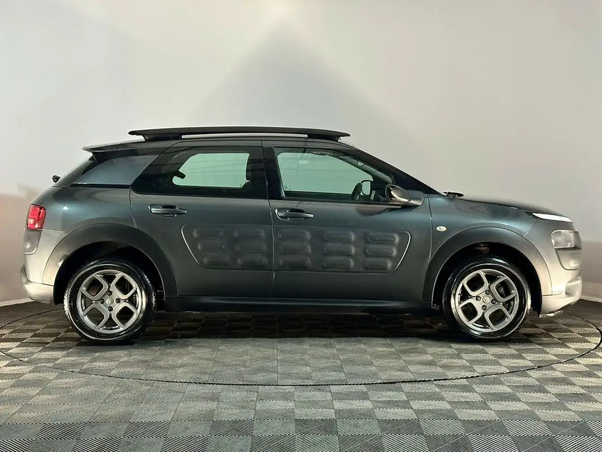 2015-citroen-c4-cactus-12-feel-82ps-big-3