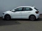 2022-volkswagen-polo-10-life-small-3