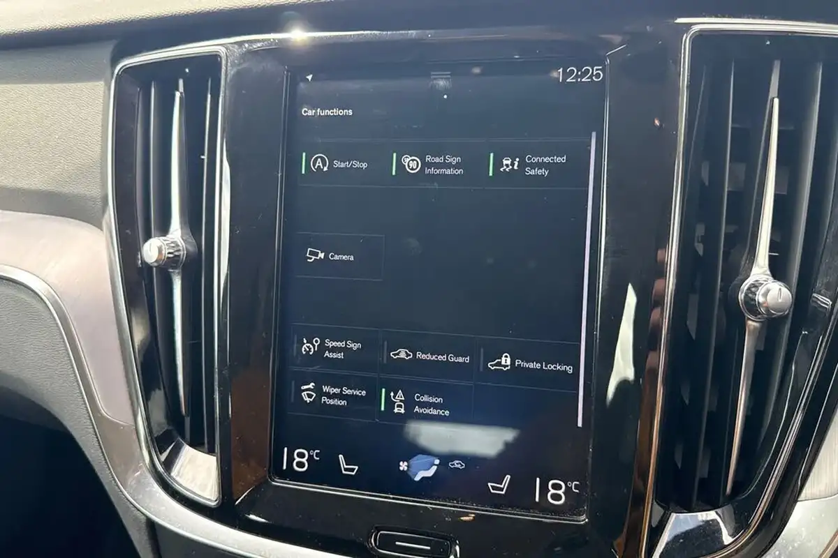 2019-volvo-v60-20td-d4-cross-country-big-48