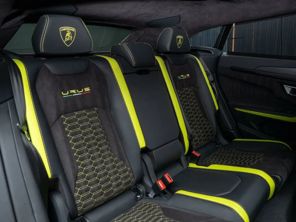 2022-lamborghini-urus-40-no-trim-big-56