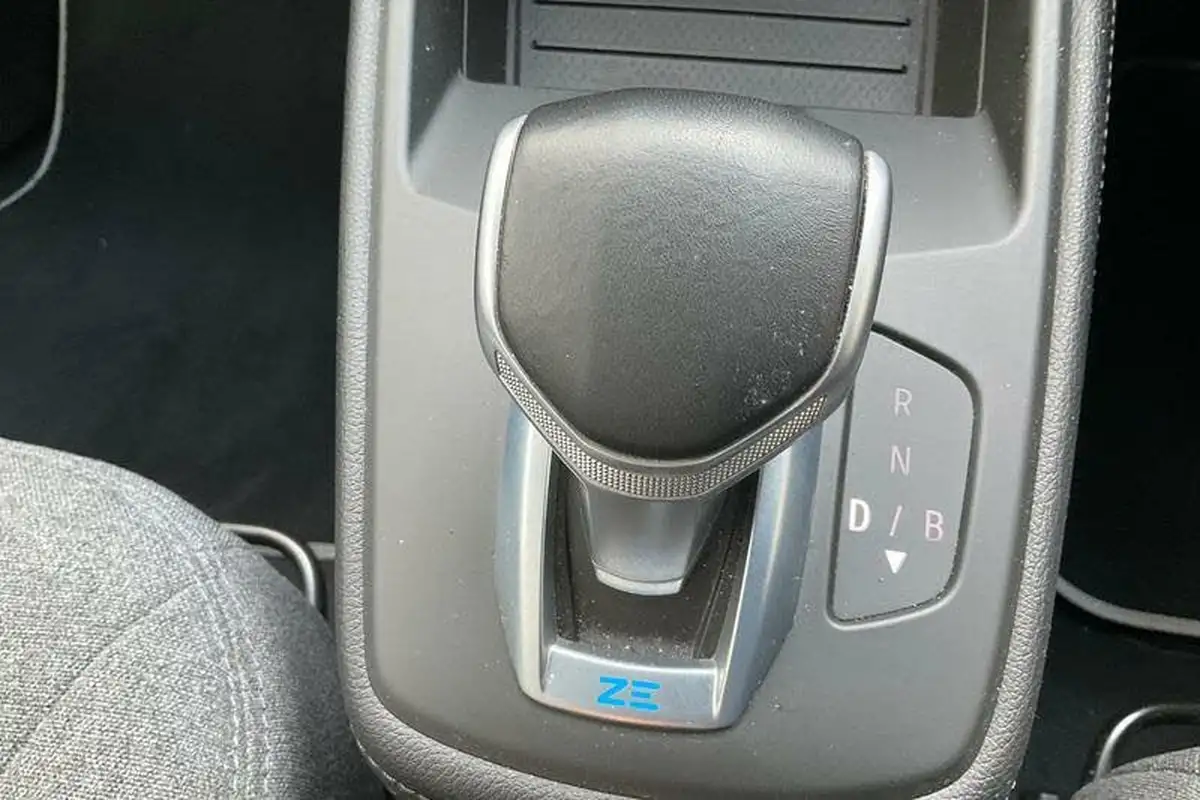 2022-renault-zoe-e-iconic-135ps-r135ev50-rapid-charge-big-30