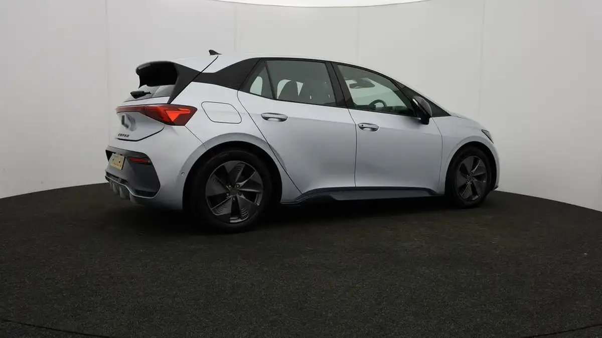 2022-cupra-born-e-v1-big-34