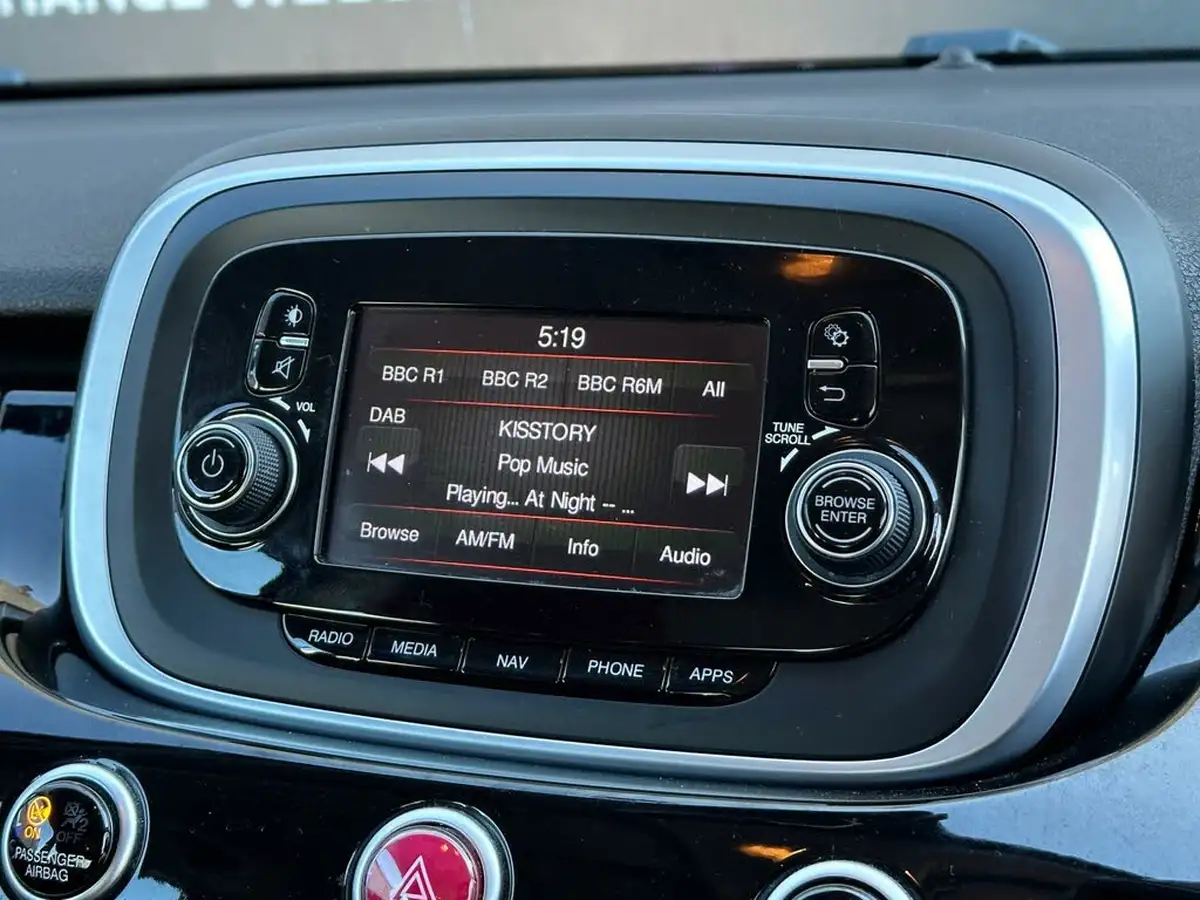 2016-fiat-500x-14-multiair-pop-star-big-23