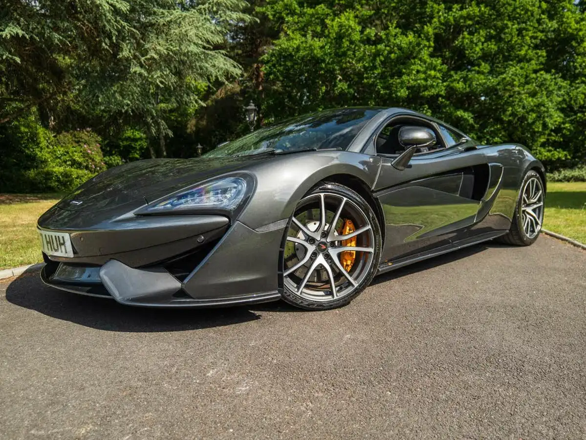 2017-mclaren-570gt-38-big-34
