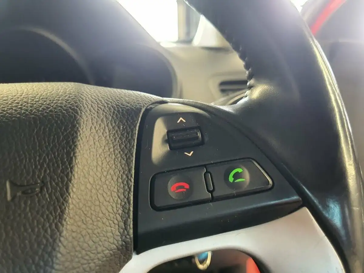 2013-kia-picanto-10-city-big-28