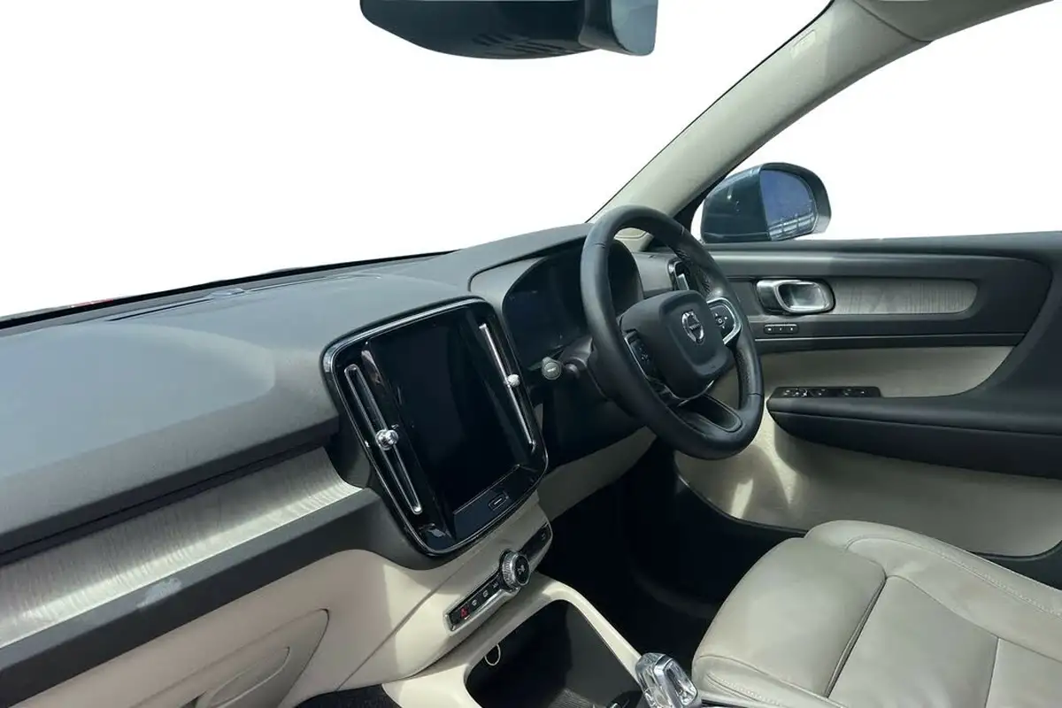2021-volvo-xc40-15-t5-inscription-pro-258bhp-big-1