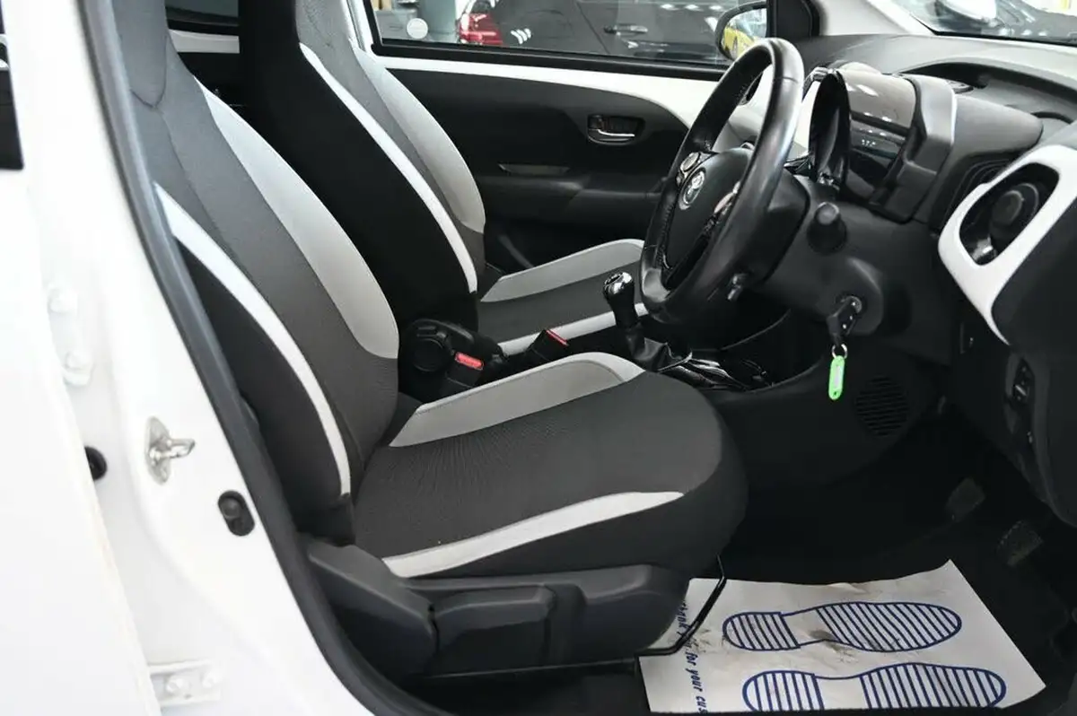 2017-toyota-aygo-10-vvt-i-x-press-71bhp-big-19