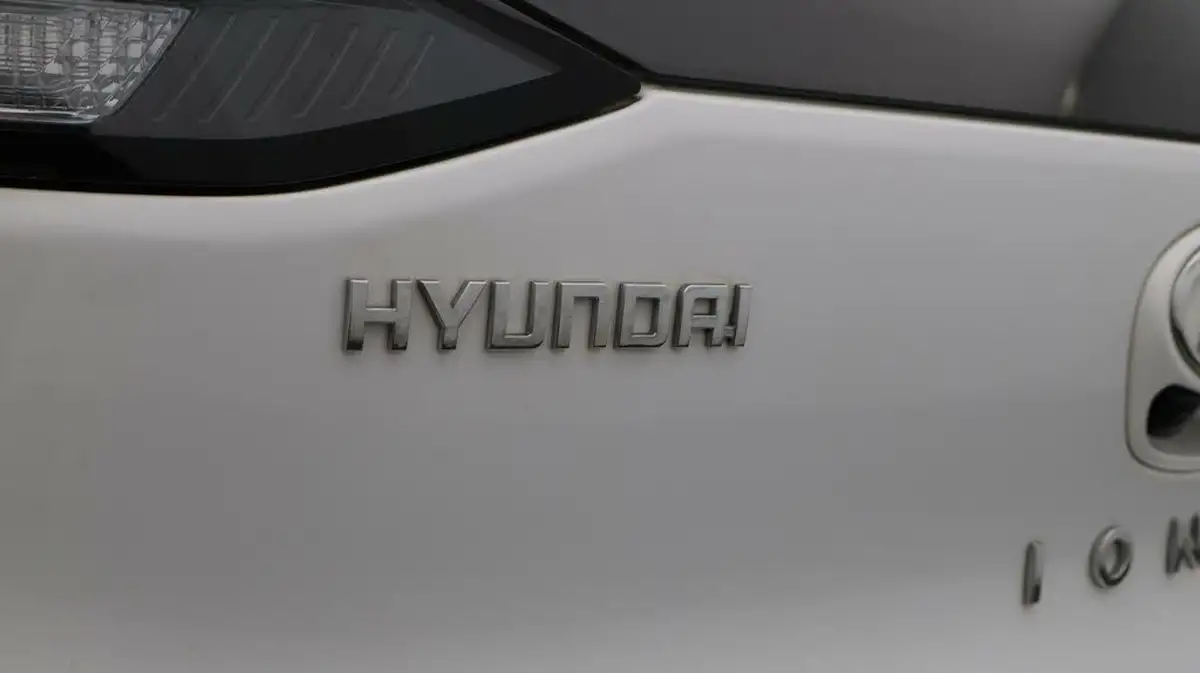2021-hyundai-ioniq-e-premium-se-electric-100kw-big-20
