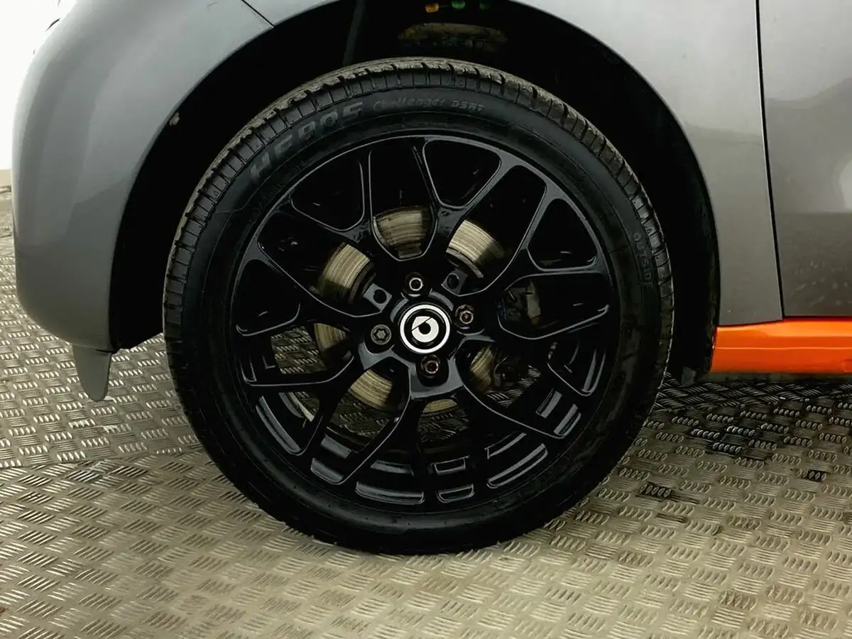 2015-smart-forfour-09-edition-1-big-10