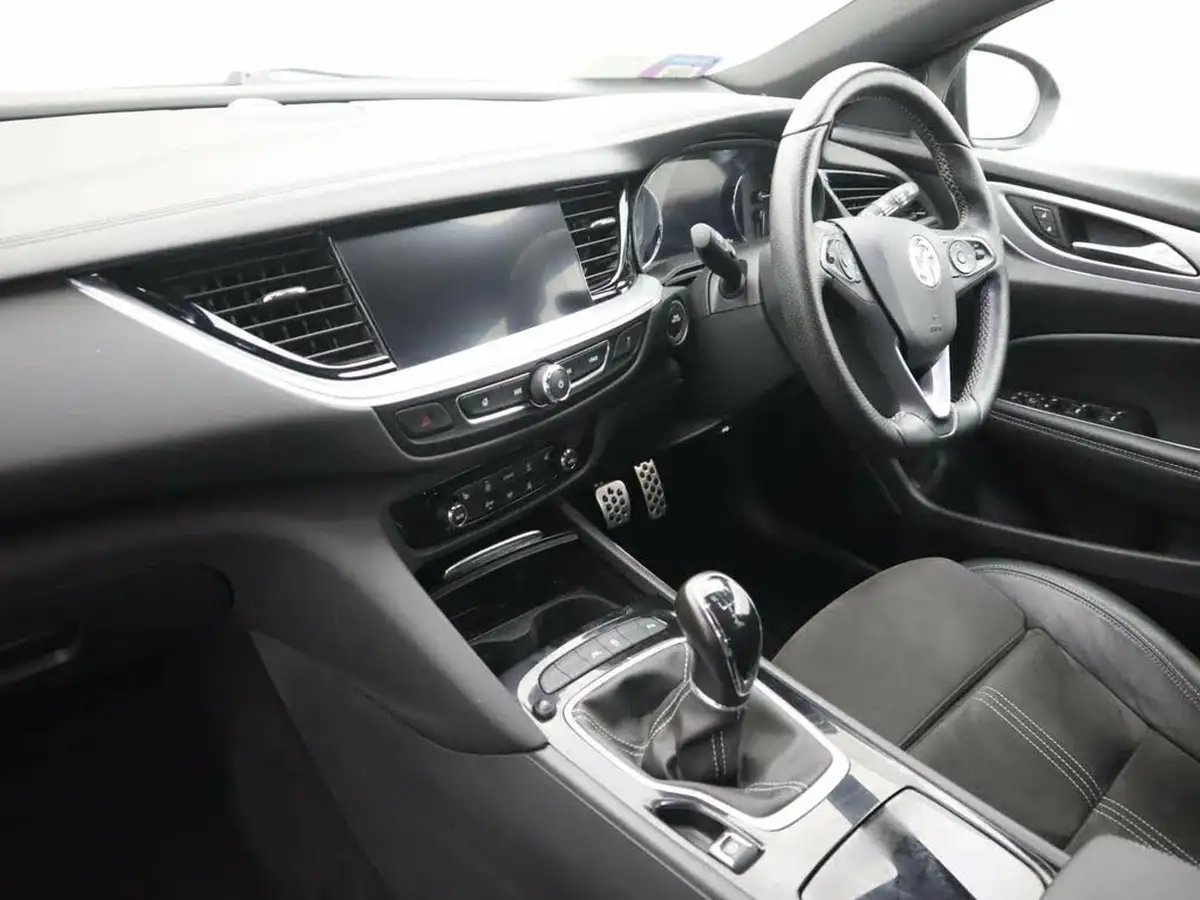 2021-vauxhall-insignia-grand-sport-15-turbo-d-ultimate-nav-big-8