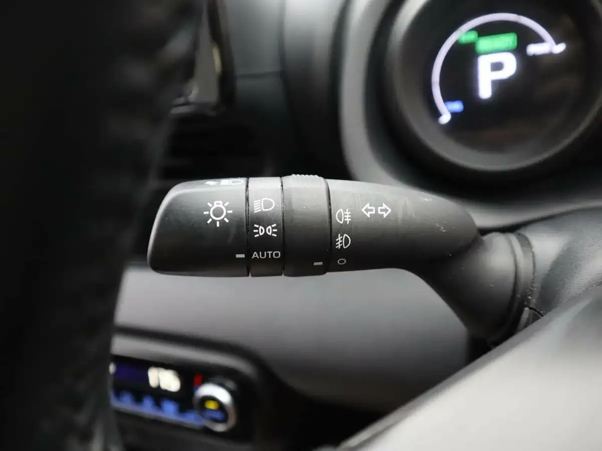 2022-toyota-yaris-15-vvt-i-design-big-32