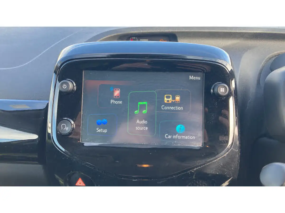2019-peugeot-108-10-collection-hatchback-2-tronic-big-11