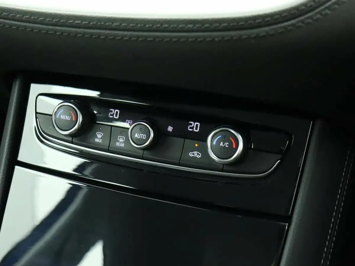 2019-vauxhall-grandland-x-12-se-ss-big-28