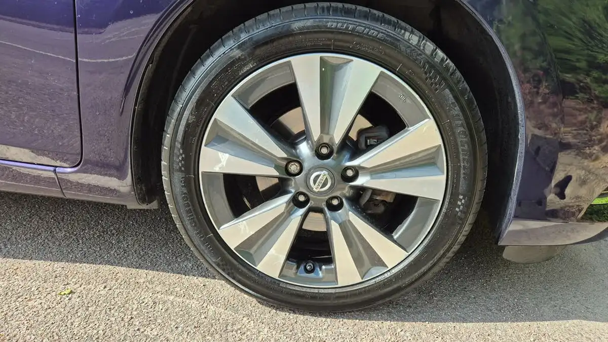 2015-nissan-pulsar-12-tekna-xtronic-big-26