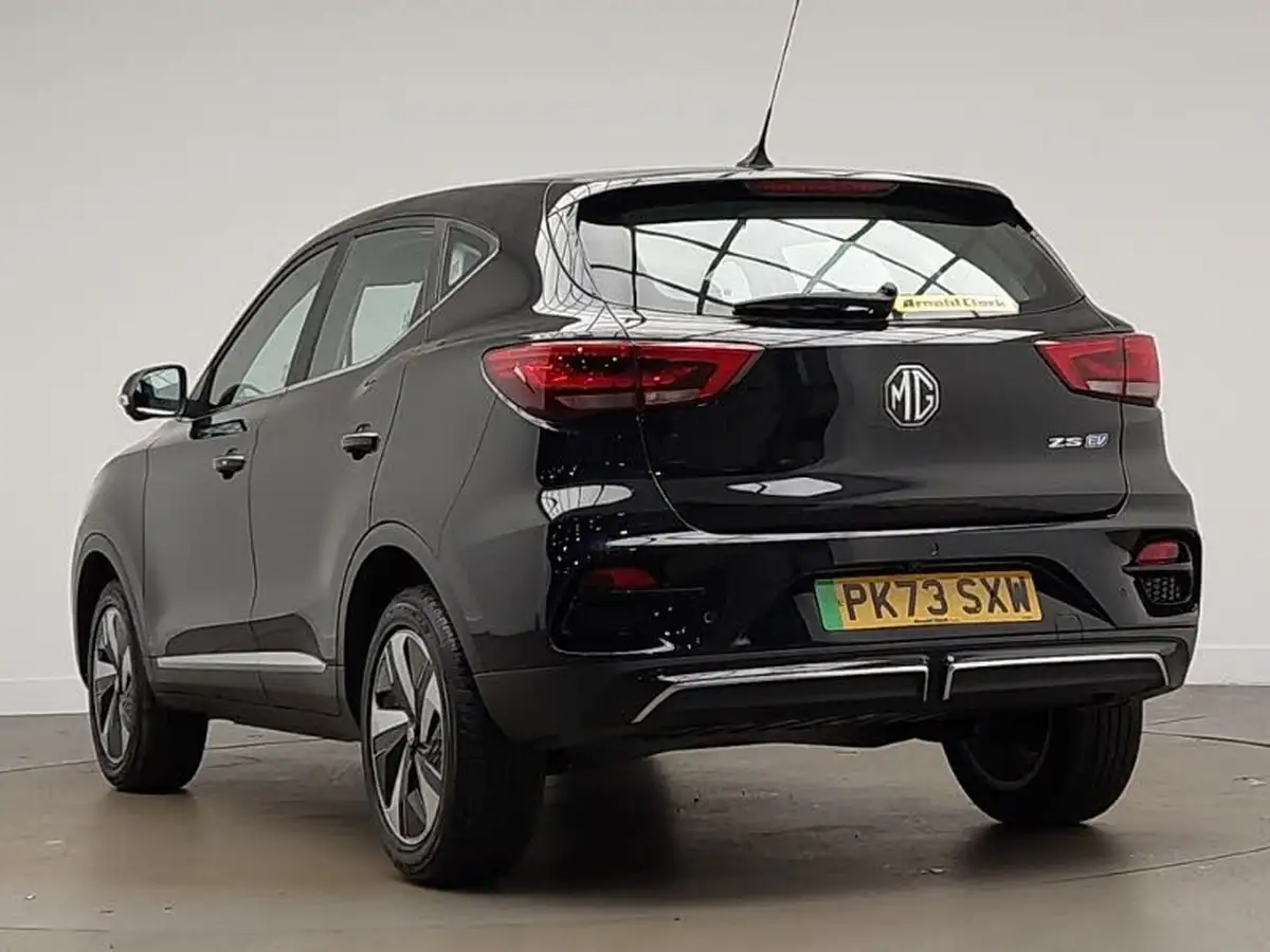 2023-mg-zs-suv-e-se-ev-176ps-big-1