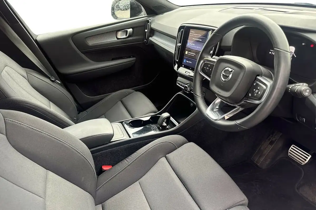 2021-volvo-xc40-e-twin-recharge-big-9