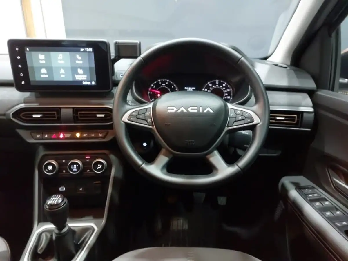 2024-dacia-sandero-stepway-10-tce-extreme-90bhp-big-6