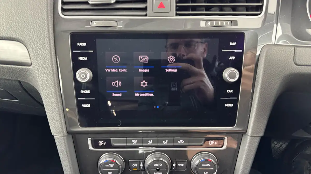 2019-volkswagen-golf-e-e-golf-big-18