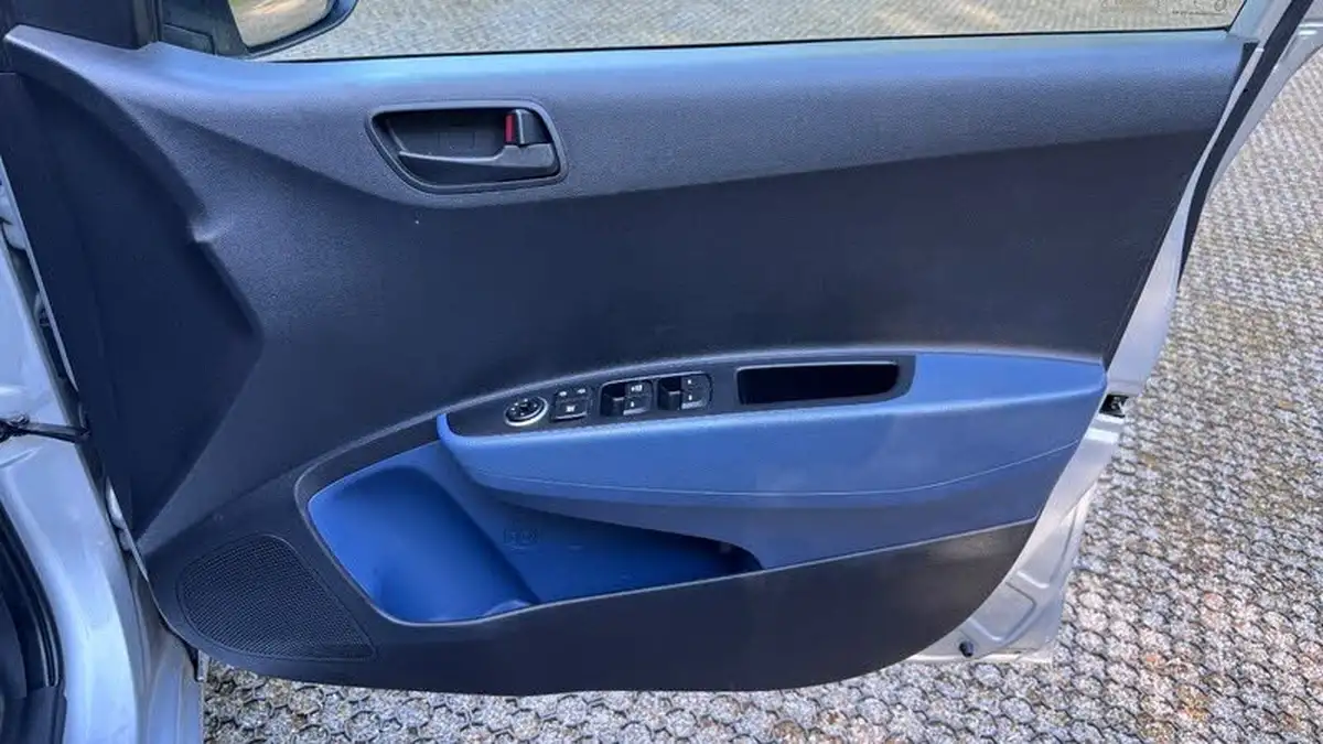 2016-hyundai-i10-12-se-big-15