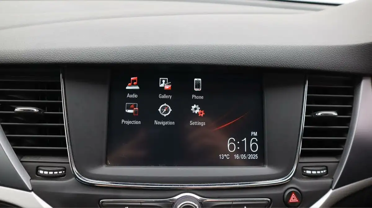 2019-vauxhall-astra-14i-16v-turbo-tech-line-nav-125ps-ss-hatchback-big-11