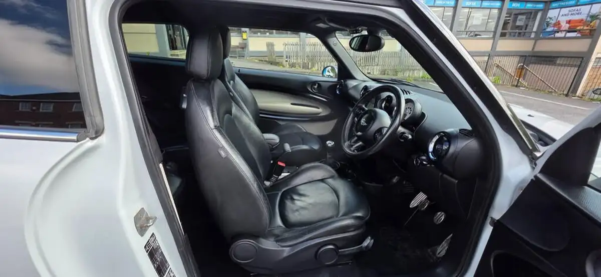 2013-mini-paceman-20td-cooper-sd-all4-big-10